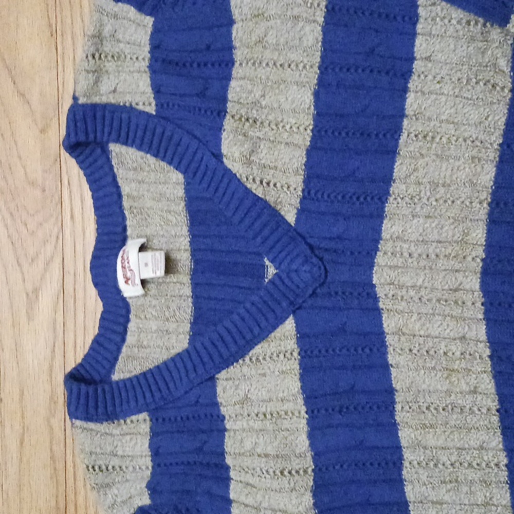 Sweater - Picture 2 of 3